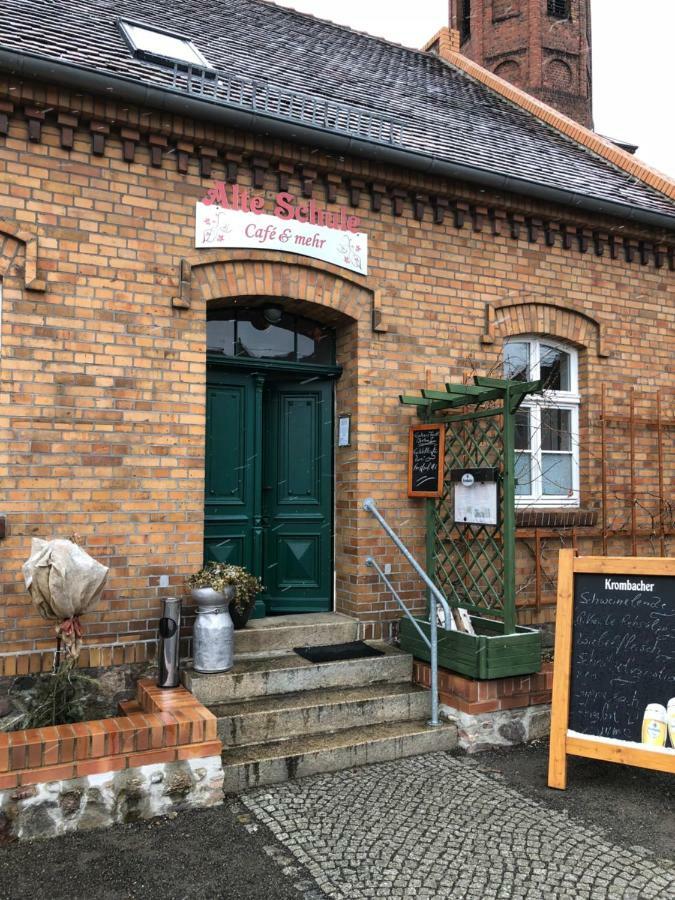 Alte Schule Cafe Und Pension Drehna 외부 사진