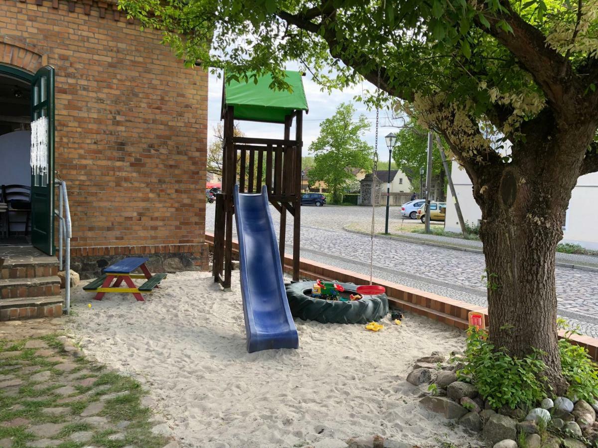 Alte Schule Cafe Und Pension Drehna 외부 사진